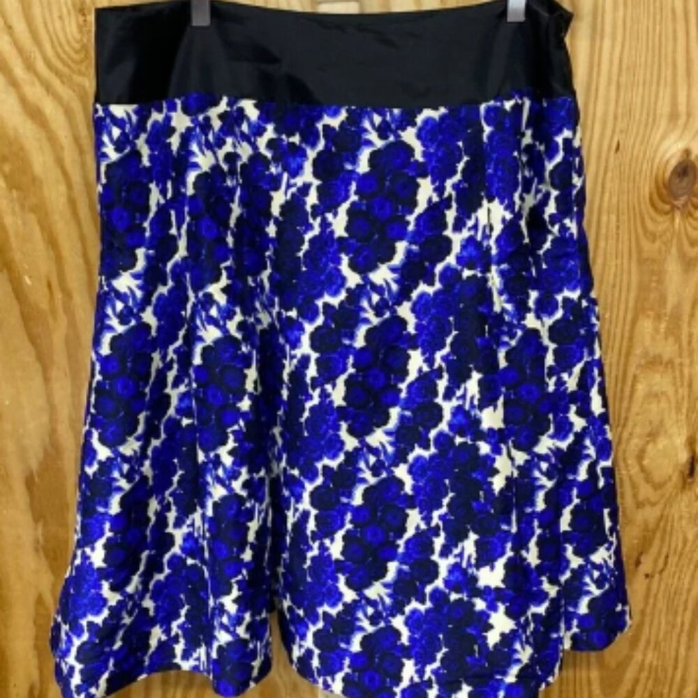 Carolina Herrera size 16 swing skirt